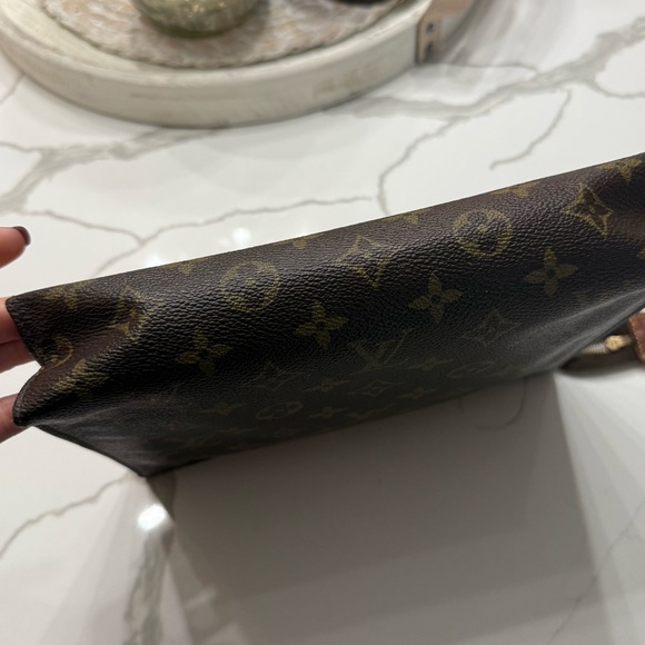 Louis Vuitton Brown Monogram Toiletry 26 Bag - Picture 7 of 7